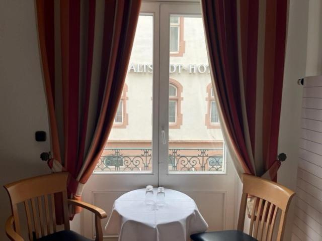 Hotel Roemischer Kaiser Trewir Zewnętrze zdjęcie